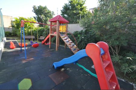 Apartamento à venda com 60m², 2 quartos e 2 vagasÁrea comum - Playground