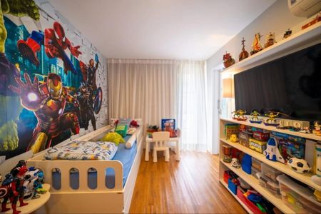 Casa de condomínio à venda com 199m², 4 quartos e 2 vagas Casa de condomínio à venda com 199m², 4 quartos e 2 vagasSuíte 4