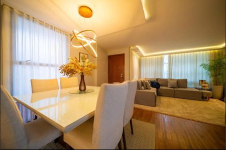 Casa de condomínio à venda com 199m², 4 quartos e 2 vagas Casa de condomínio à venda com 199m², 4 quartos e 2 vagasSala de Jantar