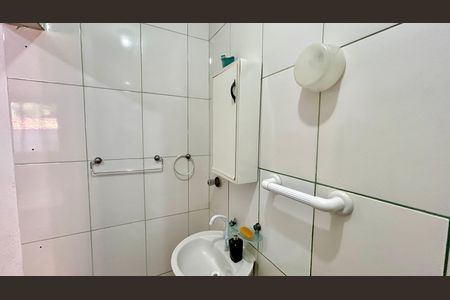 Banheiro de casa para alugar com 1 quarto, 45m² em Água Chata, Guarulhos