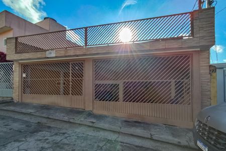 Fachada de casa à venda com 4 quartos, 150m² em Vila Nair, São Paulo