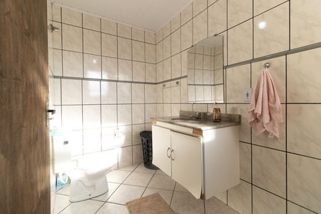 Banheiro Social Casa 3 de casa à venda com 4 quartos, 150m² em Vila Nair, São Paulo