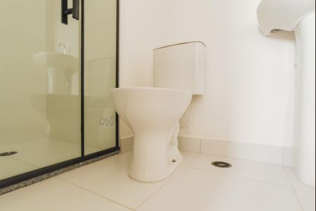 Studio para alugar com 30m², 1 quarto e sem vaga Studio para alugar com 30m², 1 quarto e sem vagaBanheiro