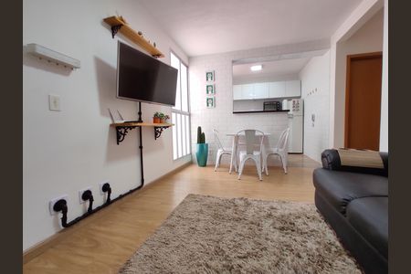 Sala de apartamento à venda com 2 quartos, 45m² em Califórnia, Contagem