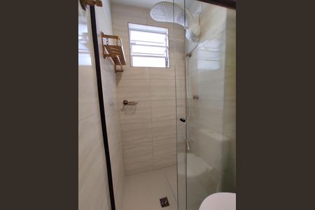Banheiro  de apartamento à venda com 2 quartos, 45m² em Califórnia, Contagem