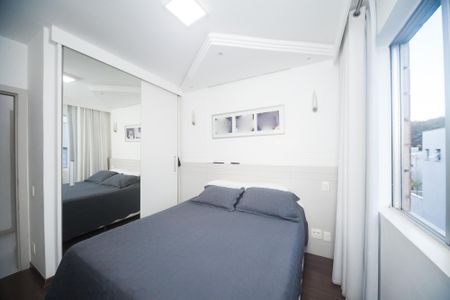 Apartamento para alugar com 210m², 3 quartos e 2 vagas Apartamento para alugar com 210m², 3 quartos e 2 vagasSuíte
