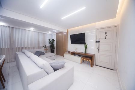 Apartamento para alugar com 210m², 3 quartos e 2 vagas Apartamento para alugar com 210m², 3 quartos e 2 vagasSala
