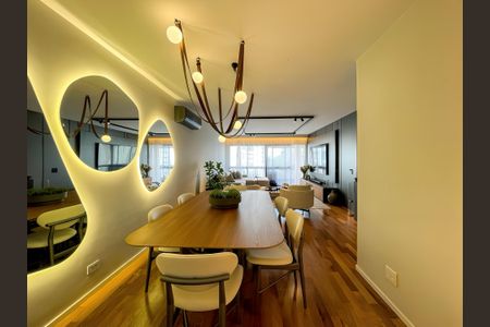Apartamento à venda com 168m², 4 quartos e 3 vagas Apartamento à venda com 168m², 4 quartos e 3 vagasSala de Jantar