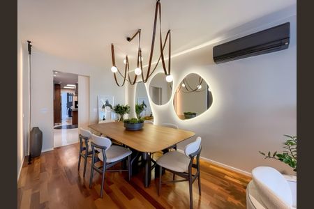 Apartamento à venda com 168m², 4 quartos e 3 vagas Apartamento à venda com 168m², 4 quartos e 3 vagasSala de Jantar