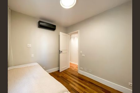 Apartamento à venda com 168m², 4 quartos e 3 vagas Apartamento à venda com 168m², 4 quartos e 3 vagasQuarto