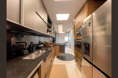 Apartamento à venda com 168m², 4 quartos e 3 vagas Apartamento à venda com 168m², 4 quartos e 3 vagasCozinha