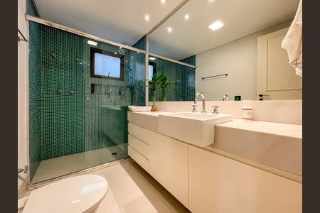 Apartamento à venda com 168m², 4 quartos e 3 vagas Apartamento à venda com 168m², 4 quartos e 3 vagasBanheiro