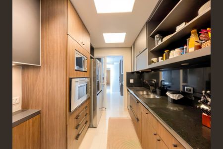 Apartamento à venda com 168m², 4 quartos e 3 vagas Apartamento à venda com 168m², 4 quartos e 3 vagasCozinha