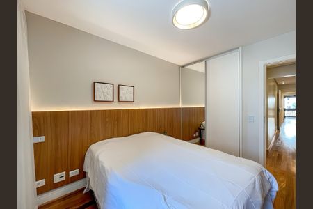 Apartamento à venda com 168m², 4 quartos e 3 vagas Apartamento à venda com 168m², 4 quartos e 3 vagasQuarto