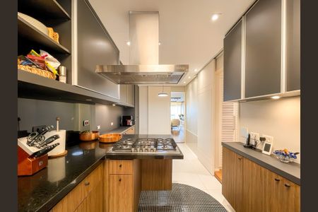 Apartamento à venda com 168m², 4 quartos e 3 vagas Apartamento à venda com 168m², 4 quartos e 3 vagasCozinha
