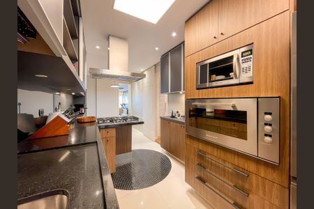 Apartamento à venda com 168m², 4 quartos e 3 vagas Apartamento à venda com 168m², 4 quartos e 3 vagasCozinha