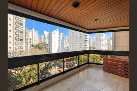 Apartamento à venda com 168m², 4 quartos e 3 vagas Apartamento à venda com 168m², 4 quartos e 3 vagasVaranda