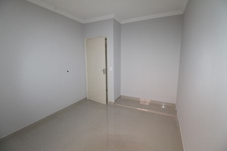 Casa para alugar com 100m², 3 quartos e 3 vagasQuarto 2