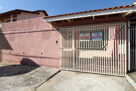 Casa para alugar com 100m², 3 quartos e 3 vagasFachada