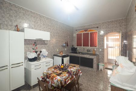 Casa à venda com 213m², 2 quartos e 3 vagas Casa à venda com 213m², 2 quartos e 3 vagasCozinha