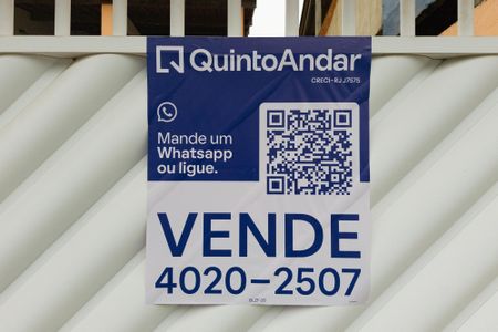 Casa à venda com 213m², 2 quartos e 3 vagas Casa à venda com 213m², 2 quartos e 3 vagasPlaquinha