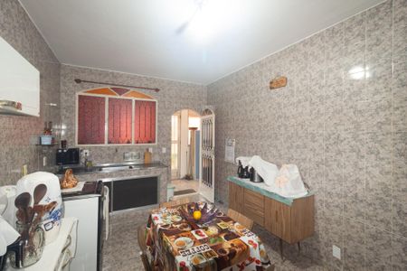 Casa à venda com 213m², 2 quartos e 3 vagas Casa à venda com 213m², 2 quartos e 3 vagasCozinha