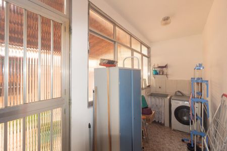 Casa à venda com 213m², 2 quartos e 3 vagas Casa à venda com 213m², 2 quartos e 3 vagasÁrea de Serviço