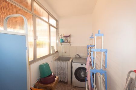 Casa à venda com 213m², 2 quartos e 3 vagas Casa à venda com 213m², 2 quartos e 3 vagasÁrea de Serviço