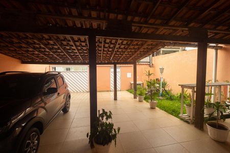 Casa à venda com 213m², 2 quartos e 3 vagas Casa à venda com 213m², 2 quartos e 3 vagasVista do Quarto 2