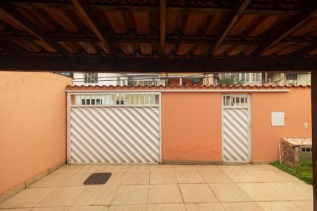 Casa à venda com 213m², 2 quartos e 3 vagas Casa à venda com 213m², 2 quartos e 3 vagasGaragem