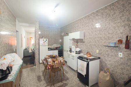 Casa à venda com 213m², 2 quartos e 3 vagas Casa à venda com 213m², 2 quartos e 3 vagasCozinha