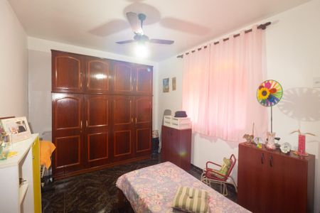 Casa à venda com 213m², 2 quartos e 3 vagas Casa à venda com 213m², 2 quartos e 3 vagasQuarto 1