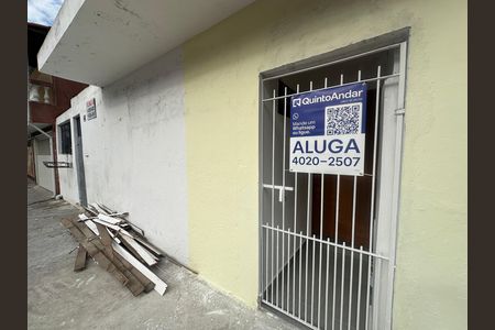 Casa para alugar com 40m², 1 quarto e 1 vaga Casa para alugar com 40m², 1 quarto e 1 vagaFachada