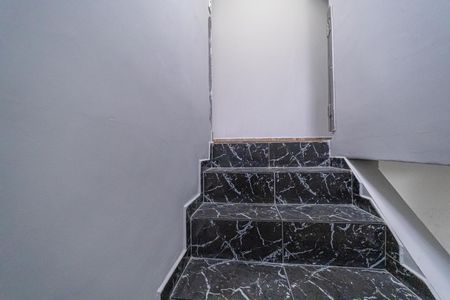 Casa para alugar com 239m², 3 quartos e 2 vagas Casa para alugar com 239m², 3 quartos e 2 vagasEscada