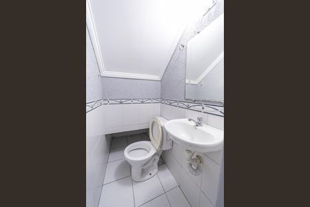 Casa para alugar com 239m², 3 quartos e 2 vagas Casa para alugar com 239m², 3 quartos e 2 vagasLavabo