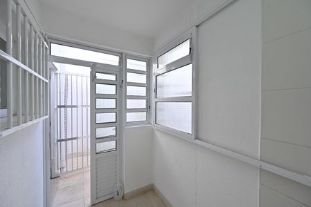 Casa de condomínio à venda com 170m², 2 quartos e 2 vagas Casa de condomínio à venda com 170m², 2 quartos e 2 vagasLavanderia