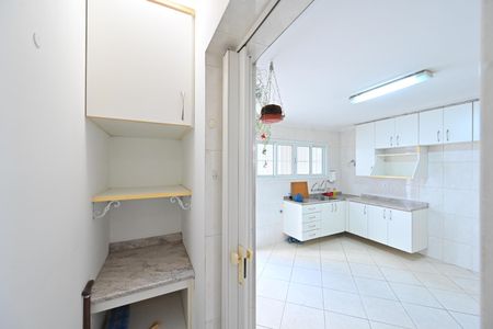 Casa de condomínio à venda com 170m², 2 quartos e 2 vagas Casa de condomínio à venda com 170m², 2 quartos e 2 vagasCozinha