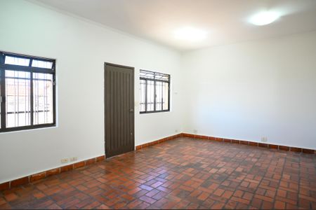 Casa à venda com 220m², 3 quartos e 2 vagas Casa à venda com 220m², 3 quartos e 2 vagasSala