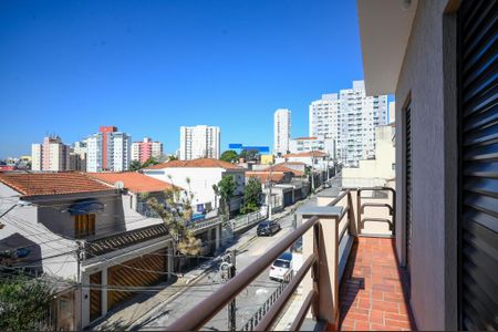Casa à venda com 220m², 3 quartos e 2 vagas Casa à venda com 220m², 3 quartos e 2 vagasVaranda - Quartos 1 e 2
