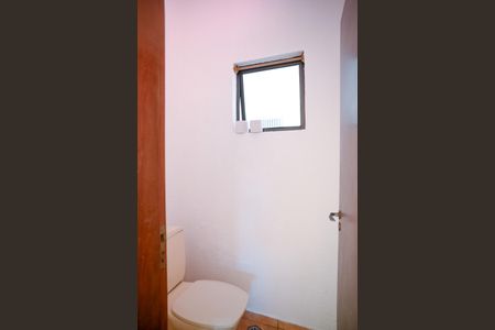 Casa à venda com 220m², 3 quartos e 2 vagas Casa à venda com 220m², 3 quartos e 2 vagasLavabo