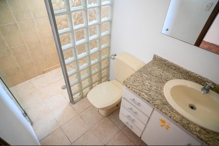 Casa à venda com 220m², 3 quartos e 2 vagas Casa à venda com 220m², 3 quartos e 2 vagasBanheiro Quarto 3 - Suite