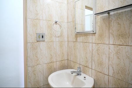 Casa à venda com 220m², 3 quartos e 2 vagas Casa à venda com 220m², 3 quartos e 2 vagasEdícula