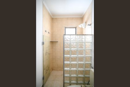 Casa à venda com 220m², 3 quartos e 2 vagas Casa à venda com 220m², 3 quartos e 2 vagasBanheiro Social