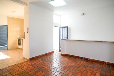 Casa à venda com 220m², 3 quartos e 2 vagas Casa à venda com 220m², 3 quartos e 2 vagasSala de Jantar