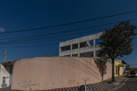 Casa à venda com 460m², 3 quartos e 2 vagas Casa à venda com 460m², 3 quartos e 2 vagasFachada