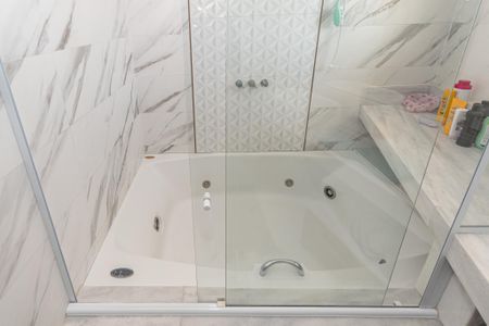 Casa à venda com 460m², 3 quartos e 2 vagas Casa à venda com 460m², 3 quartos e 2 vagasBanheiro da Suíte 1