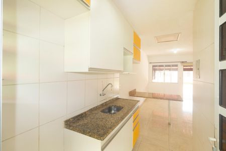 Casa para alugar com 80m², 2 quartos e 2 vagas Casa para alugar com 80m², 2 quartos e 2 vagasCozinha