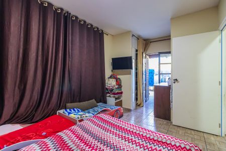 Casa de condomínio à venda com 228m², 5 quartos e 2 vagasQuarto 2