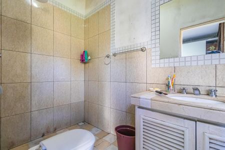 Casa de condomínio à venda com 228m², 5 quartos e 2 vagasBanheiro da Suíte 1