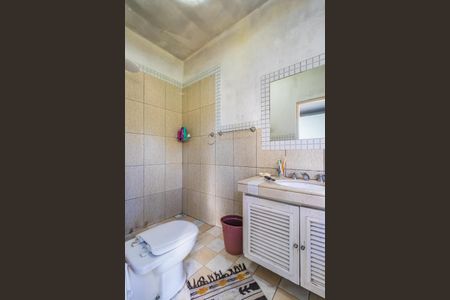 Casa de condomínio à venda com 228m², 5 quartos e 2 vagasBanheiro da Suíte 1